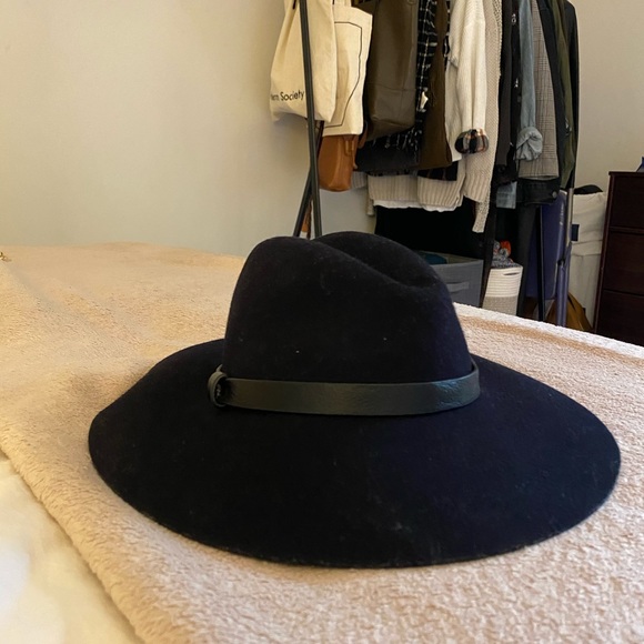 JCrew Wide Brimmed Felt Hat With Leather Band - Picture 3 of 8